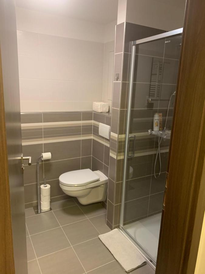 Modern Apartment In The City Center بلزن المظهر الخارجي الصورة